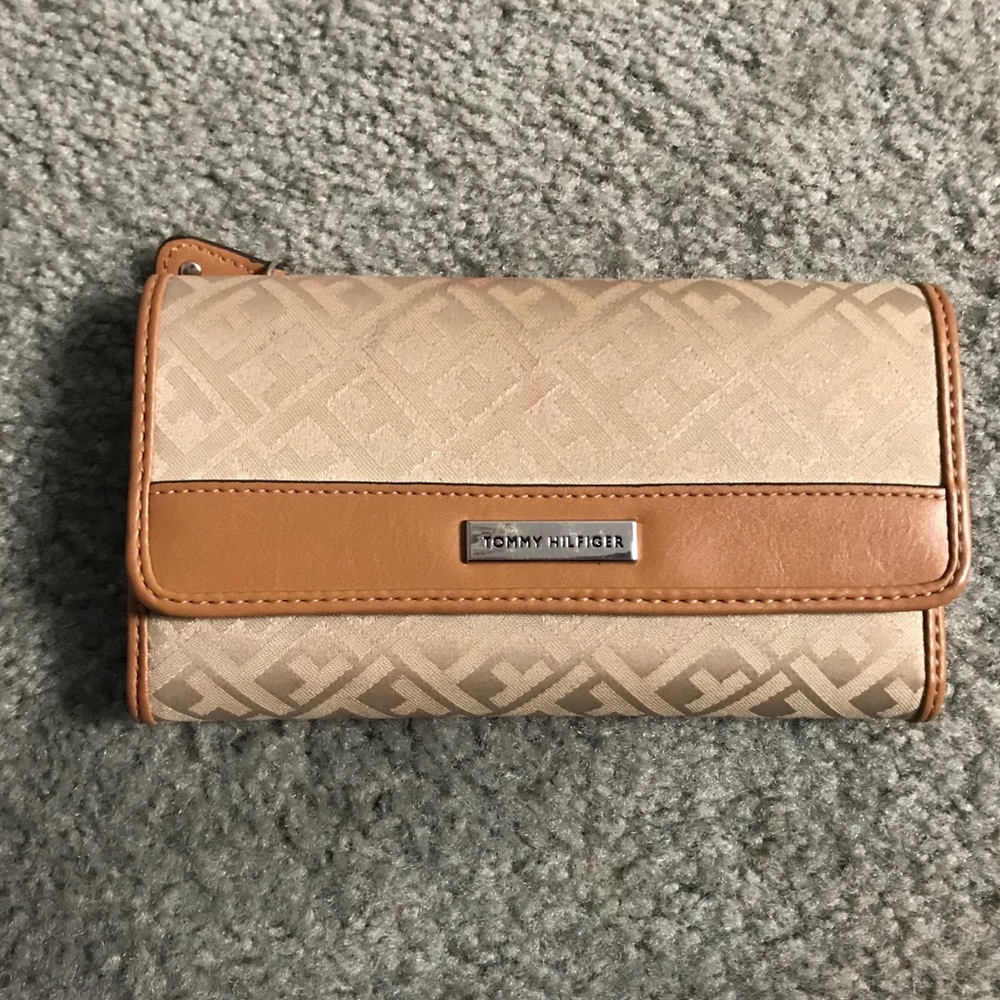 Tommy Hilfiger wallet